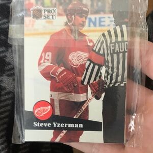 Complete and sealed 1991 detroit red wings team set